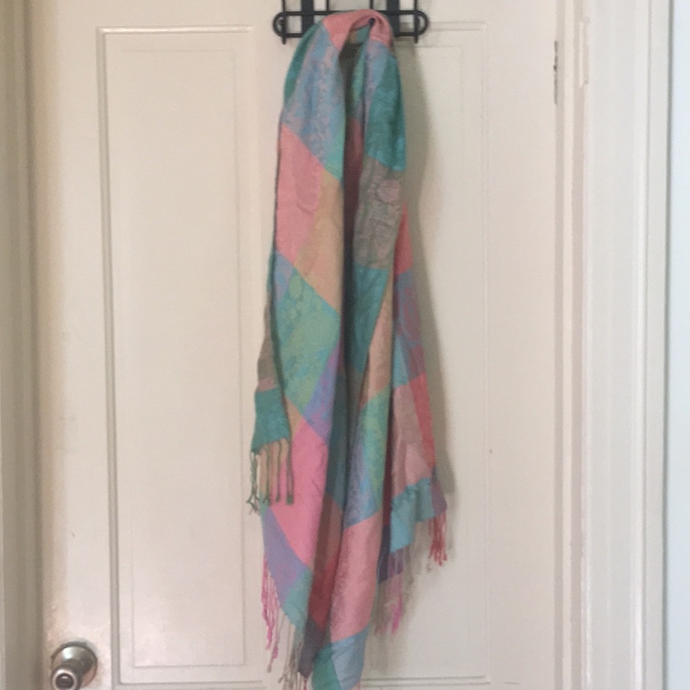 Multicolored soft scarf